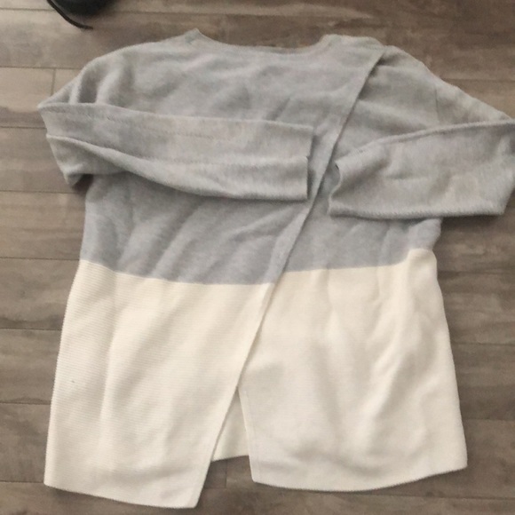 Selling a cream/grey sweater from White Stuff in the UK! Great condition - Picture 2 of 3